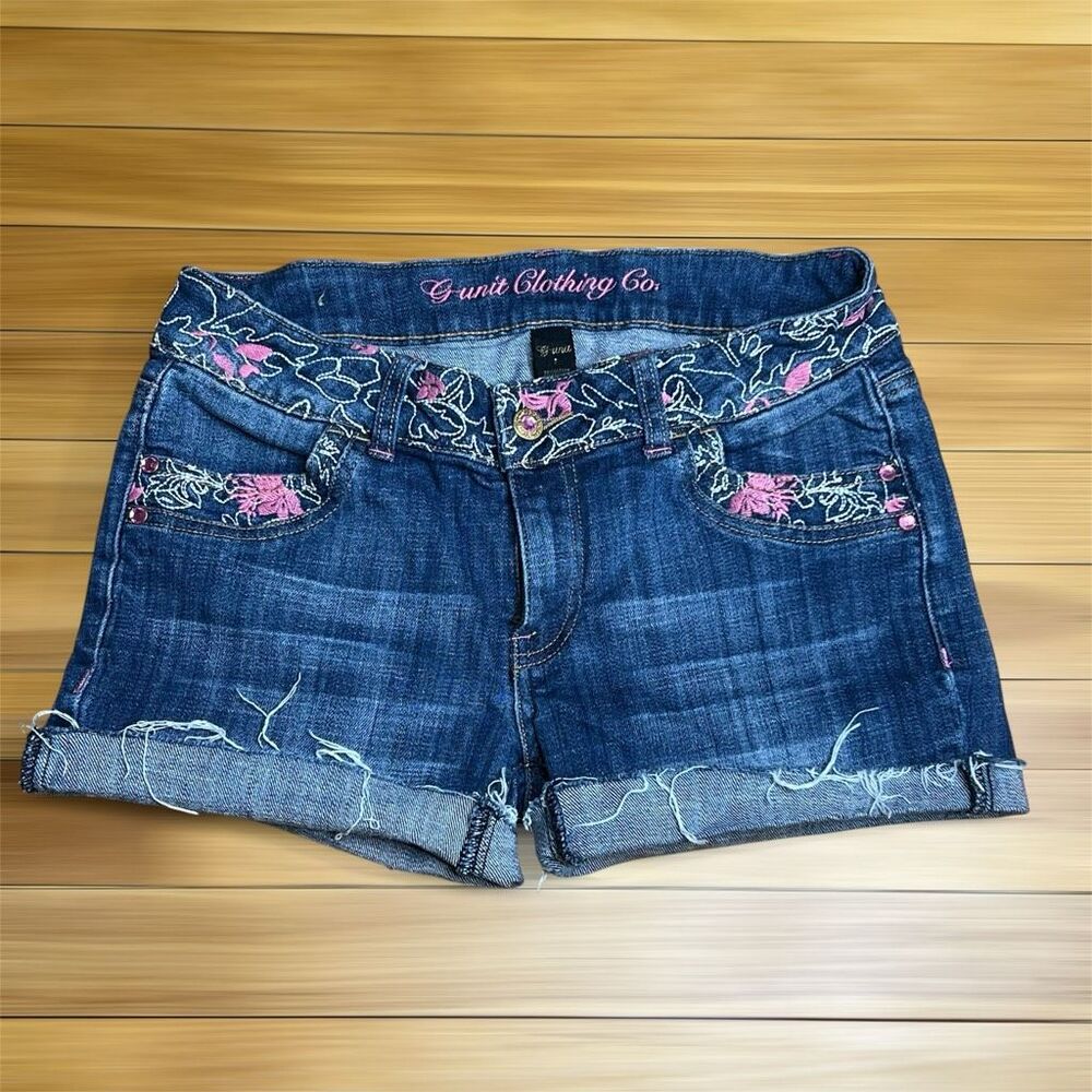 G-unit Clothing Co. Floral Embroidered Design Cut Off Shorts, Junior Women’s 7
